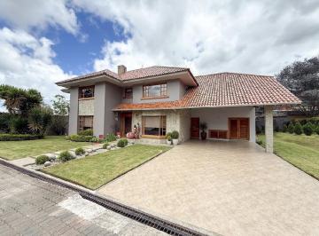 Casa · 550m² · 4 Habitaciones · 3 Estacionamientos · Casa de Lujo con Area Verde en San Joaquin