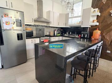 Casa de 3 habitaciones, Guayaquil · Ferroviaria, Vendo Casa de 1 Piso, 3 Dorm, Remodelada Parcial, 270 m²