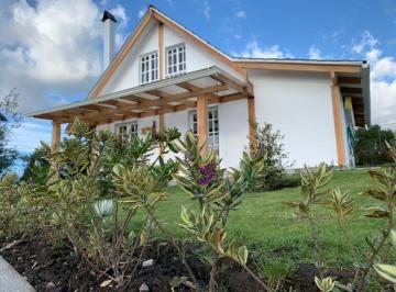 Departamento · 280m² · 3 Habitaciones · 8 Estacionamientos · Venta de Quinta Familiar en Cayambe Ideal Para Vivienda o Descanso