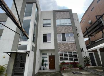 Departamento de 2 habitaciones, Guayaquil · Departamento de Venta en Los Ceibos Urbanización Santa Cecilia