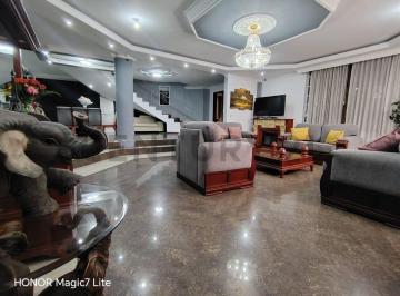 Casa · 563m² · Casa Amplia en Venta – Sector Vencedores de Pichincha - Sur de Quito