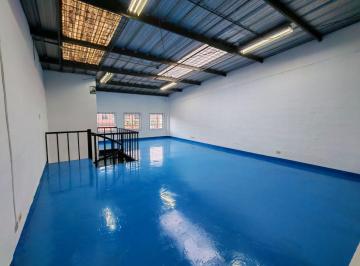 Bodega-Galpón , Quito · Rento Excelente Bodega de 216 m², en Planta Baja 108 m² y Mezzanine 108 m², en Complejo de Bodegas