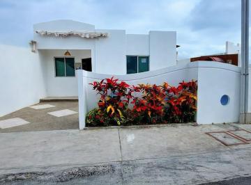 Casa de 3 habitaciones, Salinas · Hermosa Casa en Venta o Alquiler - Urbanización Punta Carnero