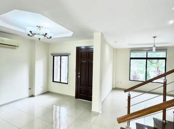 Casa 189m² Venta Vía a la Costa · Vendo Casa en Bosques de La Costa, Tres Dorm. Cada Uno con Su Baño, Patio Grande