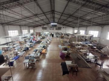 Bodega-Galpón , Quito · Vendo de Oportunidad Excelente Bodega en El Parque Industrial Sur de Quito con 2500 m² de Terreno