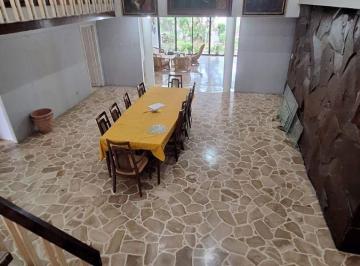 Casa de 4 habitaciones, Guayaquil · Venta de Casa con Uso de Suelo Comercial Urdesa Central Av Principal