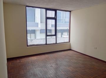Oficina comercial · 120m² · 7 Habitaciones · 1 Estacionamiento · Rumipamba, Oficina en Renta, 120 m²