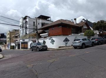 Casa de 7 habitaciones, Quito · Casa Comercial en Venta – Redondel del Ciclista | Av de Los Granados