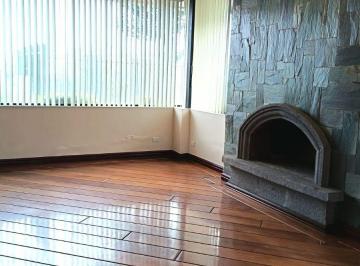 Casa de 5 habitaciones, Quito · Se Vende Hermosa Casa Re Modelada Mas un Departamento Dentro de La Urbanización El Condado