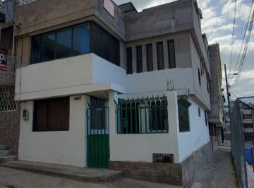 Casa de 3 habitaciones, Quito · Casa en Venta – Carapungo $69.000