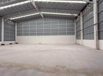 Bodega-Galpón · 1648m² · 12 Estacionamientos · Galpón en Renta en Tababela