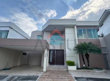 Casa de 4 habitaciones, Guayaquil · Se Vende Propiedad en Urb Los Parques - a Lado de Riocentro Ceibos