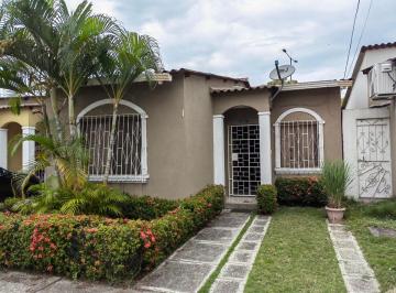Casa de 3 habitaciones, Guayaquil · Casa de Alquiler en La Urbanización La Joya, 3 Dorm., Primeras Etapas