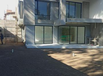 Casa · 274m² · 4 Habitaciones · Casa en Nayón - Tanda