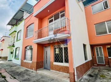 Casa de 5 habitaciones, Ibarra · Casa en Venta en Ibarra - Conjunto La Giralda