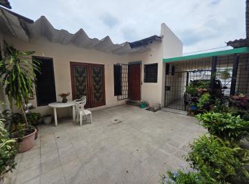 Casa de 8 habitaciones, Guayaquil · Vendo Casa Esquinera, Miraflores, Av Central, Ideal Para Cualquier Negocio