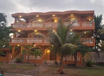 Edificio-Hotel-Fabrica de 15 habitaciones, Atacames · Hotel de Venta en Tonsupa, Atacames