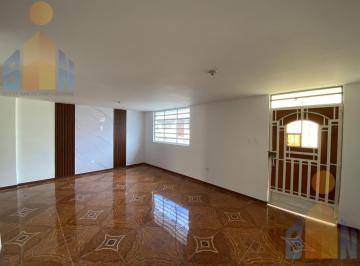 Casa · 450m² · 9 Habitaciones · 4 Estacionamientos · Casa Rentera en Venta (Santospamba - Sur de Quito)