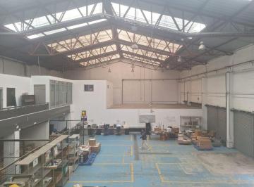 Bodega-Galpón , Quito · Vendo Propiedad con 3.432 m² de Terreno, con Edificio de Oficinas y 935 m² de Bodega Sector Solca