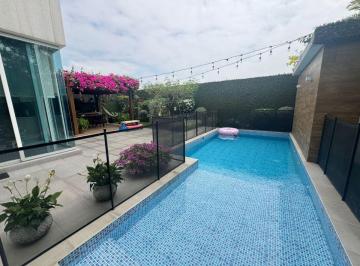 Casa de 5 habitaciones, Guayaquil · Preciosa Casa en Venta