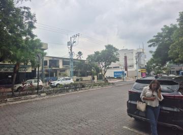Local comercial , Guayaquil · Cerca de La Av Víctor Emilio Estrada, Frente a Fybeca, Pharmacys, Se Alquila Locales Comerciales