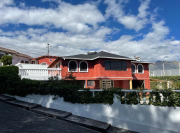 Casa · 500m² · 3 Habitaciones · 5 Estacionamientos · Casa en Venta en La Urb. Campo Alegre, Monteserrín, Quito Norte
