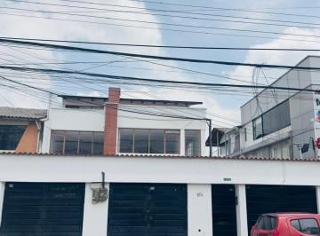Casa de 6 habitaciones, Quito · Casa Rentera /jipijapa/plaza de Toros