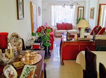 Casa · 110m² · 3 Habitaciones · 2 Estacionamientos · Casa de Venta