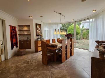 Casa · 343m² · 6 Habitaciones · 10 Estacionamientos · Vendo Casa en Amagasi del Inca Cerca de La Embajada Americana
