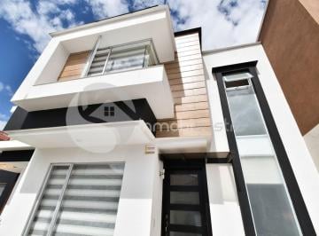 Casa de 3 habitaciones, Cuenca · Venta de Casa Dentro de Condominio