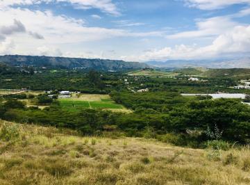 Terreno / Lote · 2000m² · Jal. Venta Terreno Guayllabamba, 2.000 m² Para Casa con Vista a Las Montañas