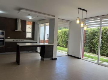 Casa de 3 habitaciones, Quito · Casa en Venta 4 Habitaciones con Baño, 250 m² Sectot Tola Chica, Tumbaco