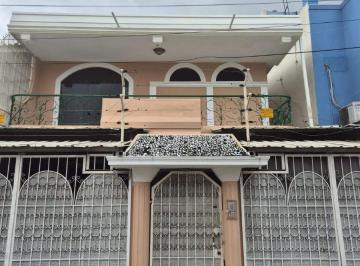 Casa de 4 habitaciones, Guayaquil · Vendo Casa en La Garzota
