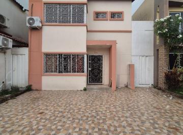Casa de 3 habitaciones, Daule · Alquiler de Casa en Urb. Villa Club