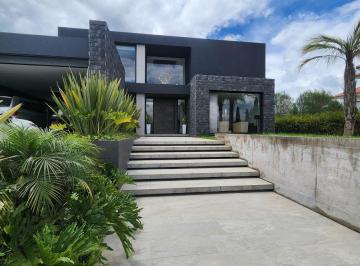 Casa de 4 habitaciones, Quito · Venta Hermosa Casa de Lujo – Urb. El Ingenio, Puembo