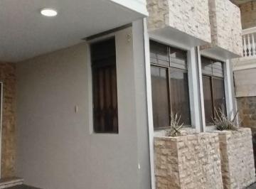 Casa de 4 habitaciones, Guayaquil · Casa con 160 m² de Terreno y 4 Habitaciones en Venta en Garzota