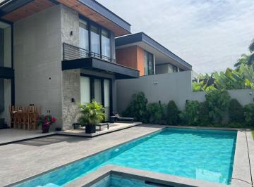 Casa de 4 habitaciones, Guayaquil · Hermosa Casa en Venta con Piscina - Isla Mocoli