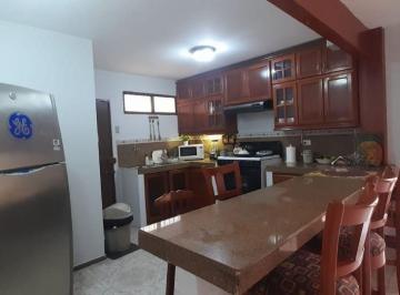Casa de 3 habitaciones, Guayaquil · Casa en Venta Samanes 6 - Calle Principal
