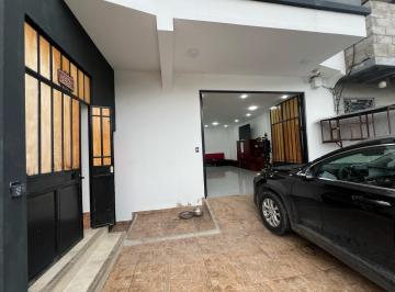 Casa en Venta de 4 habitaciones Norte de Gualaceo · De Oportunidad Propiedad en Venta Tres Pisos 498 m² - Gualaceo