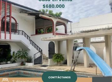 Casa de 3 habitaciones, Guayaquil · 5784. Urdesa Central - Vendo Oportunidad Casa en Av Comercial,3 Departamentos, $680.000