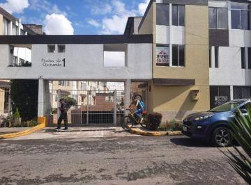 Casa de 3 habitaciones, Quito · Vendo Casa de 3 Pisos, Sector Plaza Gubernamental de Quitumbe