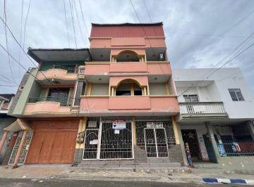 Casa de 6 habitaciones, Manta · Casa Rentera de Venta en Tarqui Manta