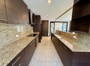 Departamento de 3 habitaciones, Quito · Departamento en Santa Lucia, Cumbaya