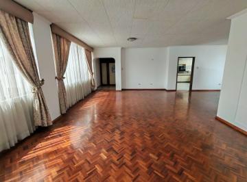 Departamento de 4 habitaciones, Quito · Vendo Lindo Departamento de 203 m² en La Pradera Cerca de La Flacso, con Hermosa Vista de Quito.