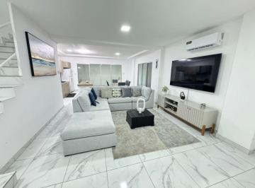 Casa de 3 habitaciones, Guayaquil · Alquiler de Casa Amoblada con Piscina en Urb Santa Cecilia/ Ceibos