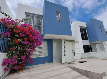 Casa de 3 habitaciones, Manta · Casa de Venta en Urbanización en Manta Zona Norte