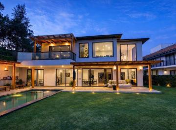 Casa · 510m² · 5 Habitaciones · 4 Estacionamientos · Casa de Lujo en Renta en Cumbayá Quito – San Patricio Yanazarapata