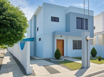 Casa · 112m² · 3 Habitaciones · 2 Estacionamientos · Casa Esquinera de 3 Dorm. en Ciudad del Sol, Manta