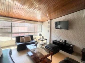 Departamento de 3 habitaciones, Guayaquil · Vendo Departamento Urdesa Central Barrio Vigilado, Primer Pisoalto, No Ascensor. Remodelado!