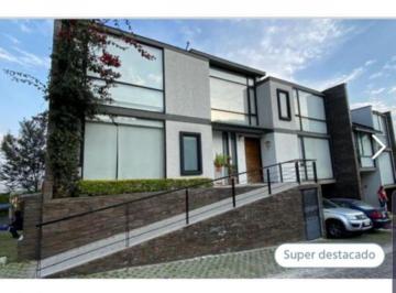 Casa de 7 habitaciones, Quito · Hermosa Casa Moderna de 6 Dorm.